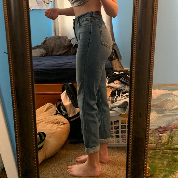 Hollister Denim - Hollister Ultra High-Rise Mom Jean size 5R